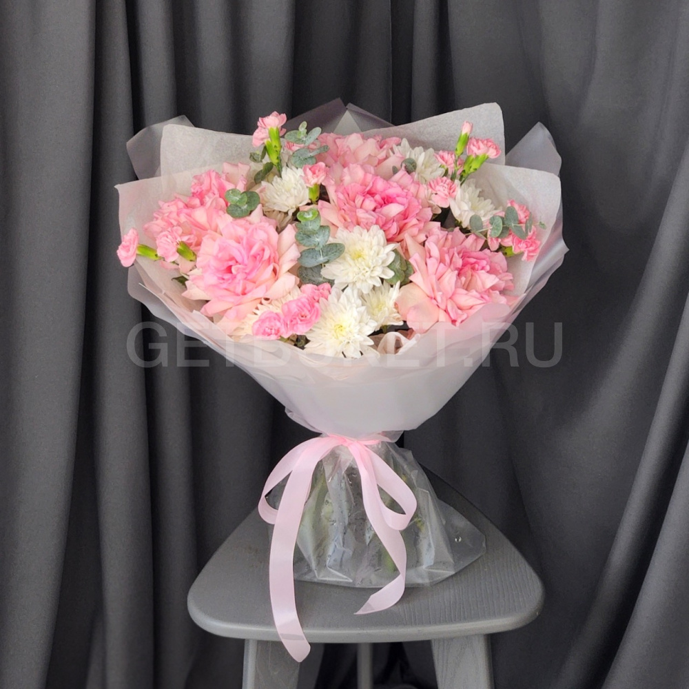 246779 Букет из кустовых хризантем, гвоздик и роз 