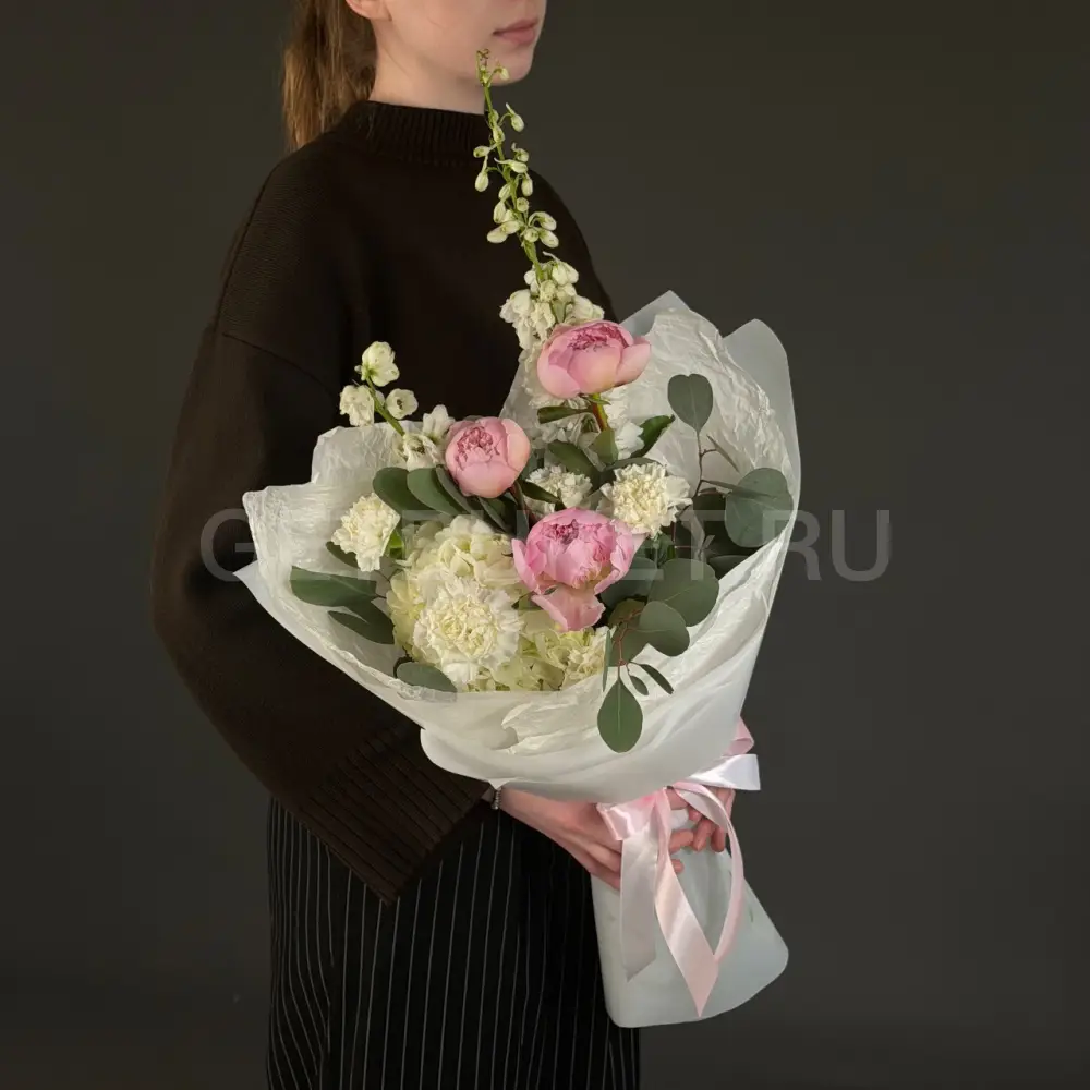 237088 Букет из пионов, дельфиниума и гортензии