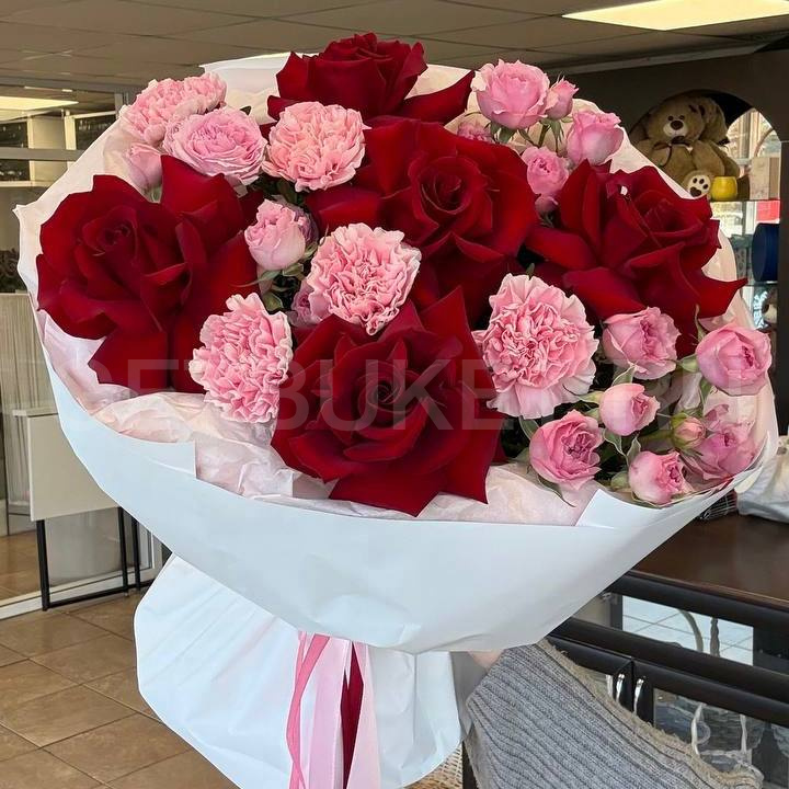 246970 Букет из роз и гвоздик 