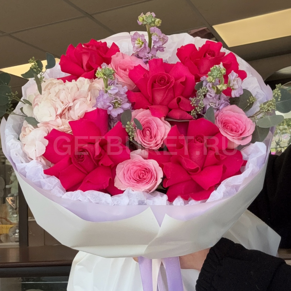 246272 Букет с розами, маттиолой и гортензией