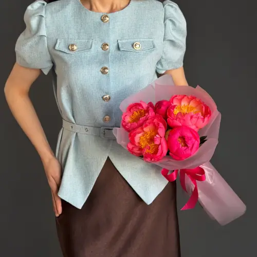 Букет из 5 пионов