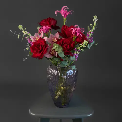 Цветочная композиция из орхидеи, эвкалипта и маттиолы с нерине