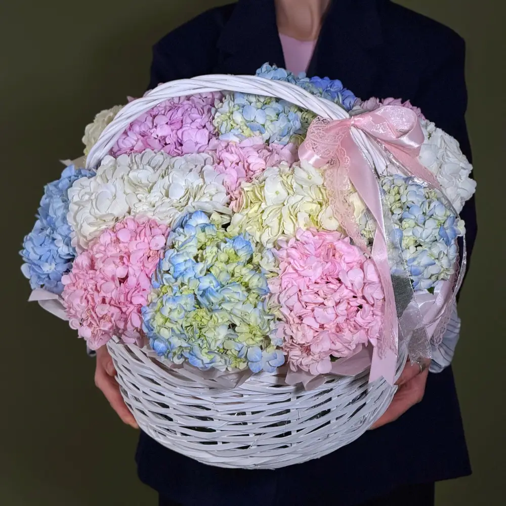 222852 Цветочная корзина нежных гортензий