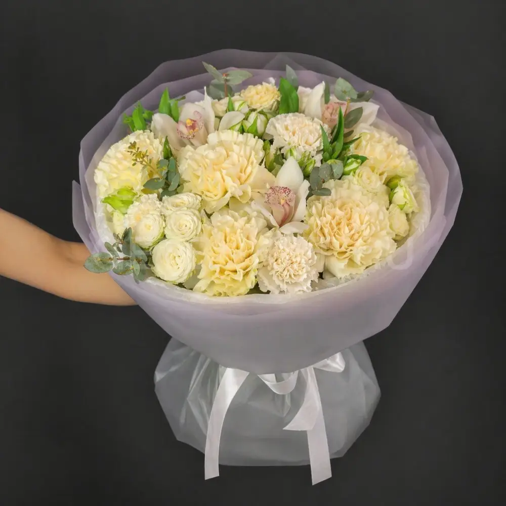 231963 Воздушный букет из роз, орхидей и альстромерий 