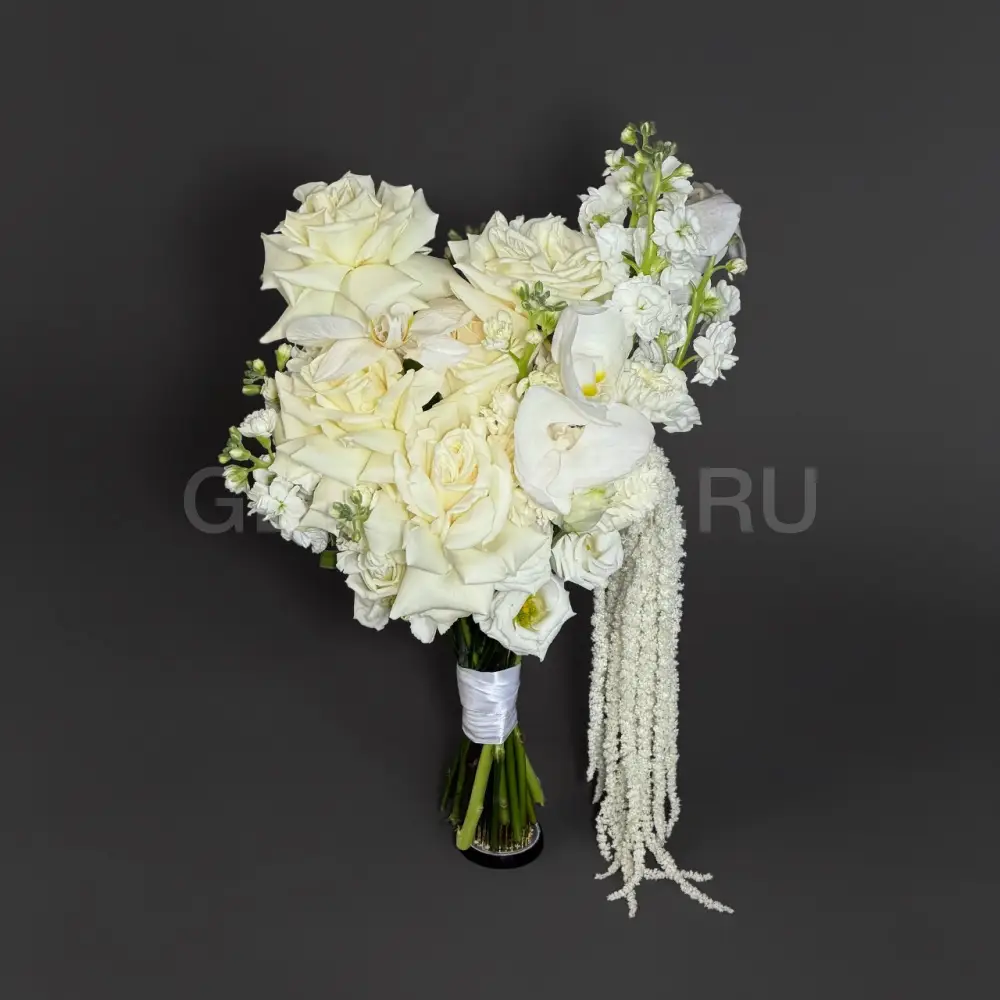 228876 Букет невесты из роз, маттиолы  и эустомы