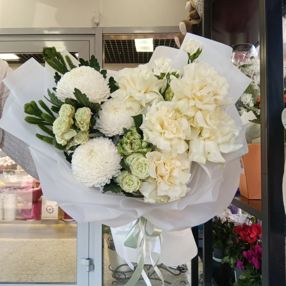 246645 Букет из роз, хризантем и брунии