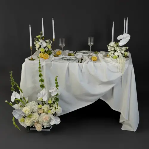 Свадебная композиция " "Элегантность белых цветов"