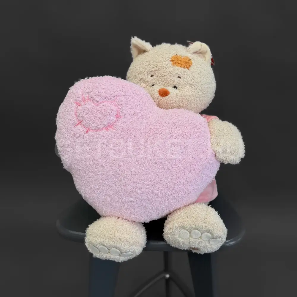 226843 Мягкая игрушка Кошка Мэри в пудровом платье с сердцем