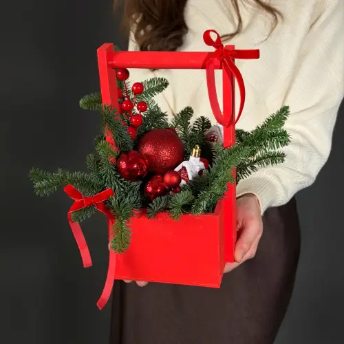 Зимняя композиция "Красный домик"