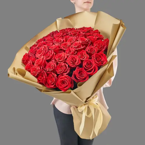 Букет из 51 красной эквадорской розы в упаковке