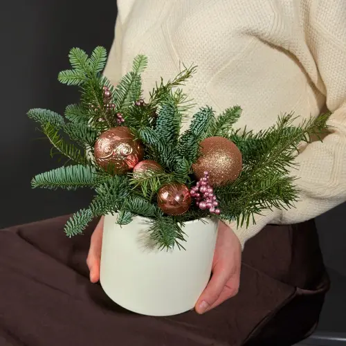 Зимняя композиция "Елочный шарик"