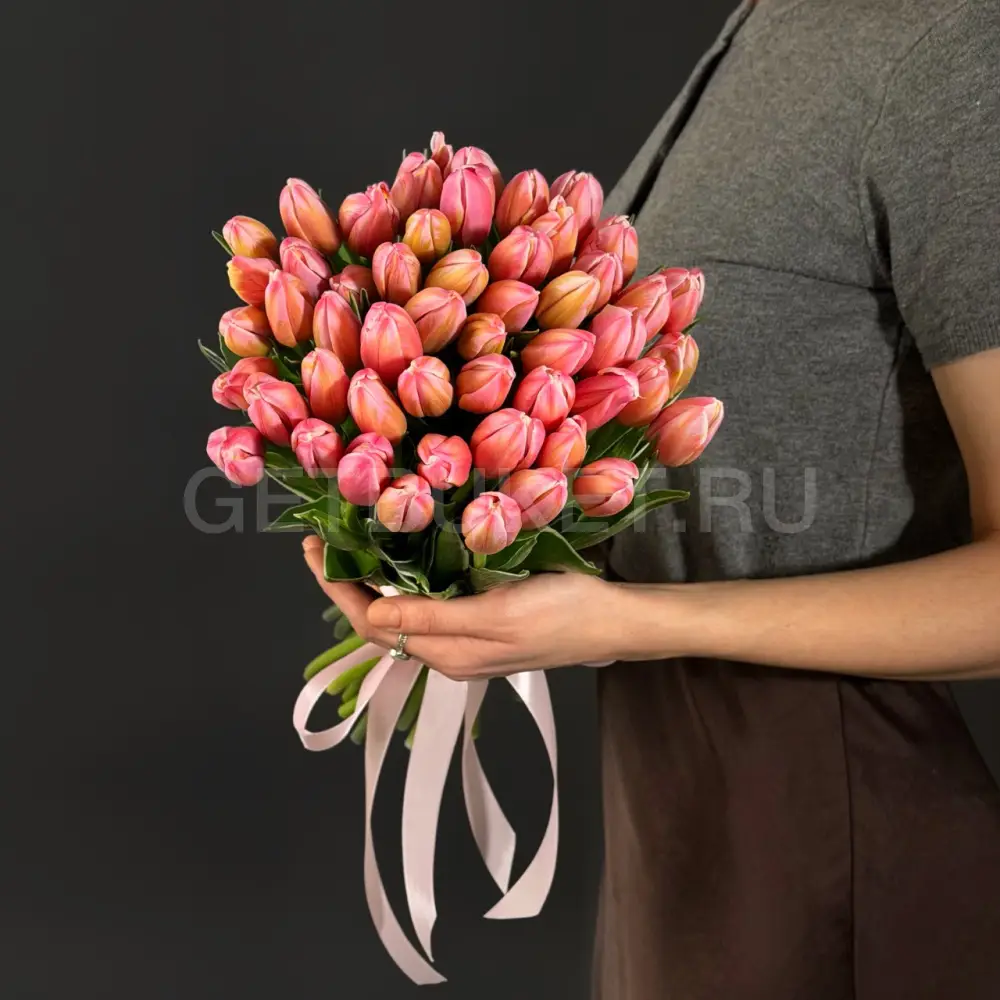 223617 Букет из 51 розово-малиновых тюльпанов