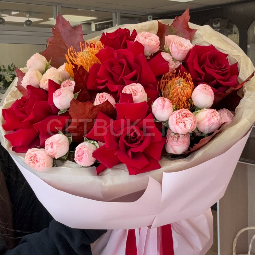 246705 Букет из роз с нутаном